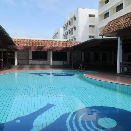Sea View Resort Hotel & Apartments Kuala Belait Exterior foto
